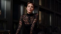 Esmeralda Pimentel derrocha elegancia con un vestido negro de transparencias perfecto para una cita romántica