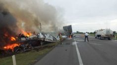 VIDEO: choque e incendio de tráileres desquician el tráfico en la autopista Córdoba-Veracruz