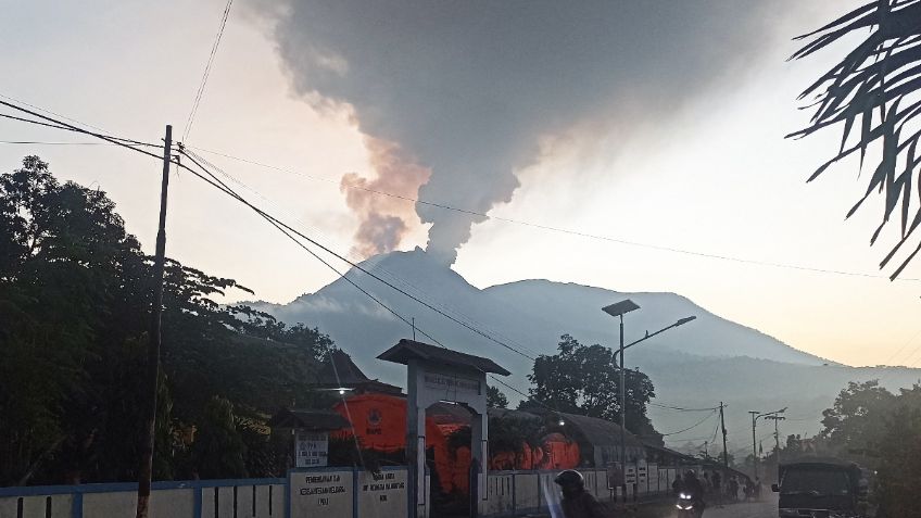 Alerta en Indonesia por la erupción del volcán Lewotobi Laki-Laki