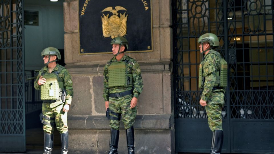 El ejército ecuatoriano ha sido desplegado en numerosas localidades del país.