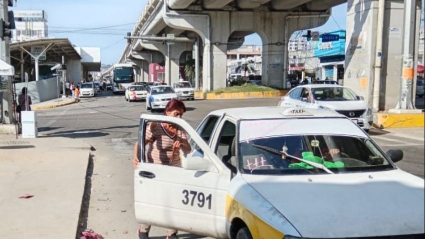 Transportistas bloquean varias vialidades en Acapulco