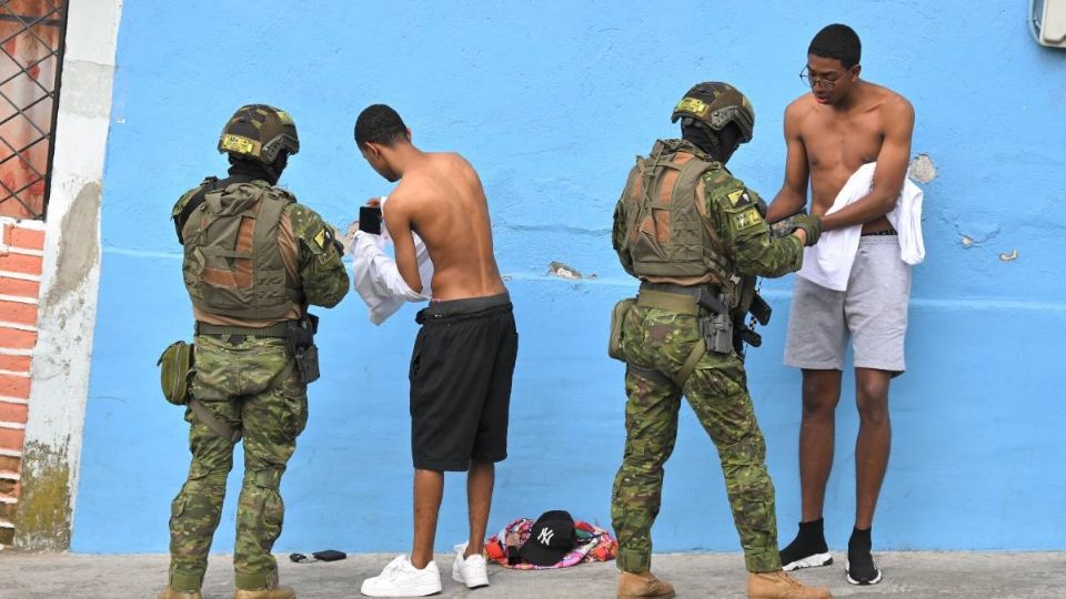 Militares se encargan de la seguridad pública en Ecuador.