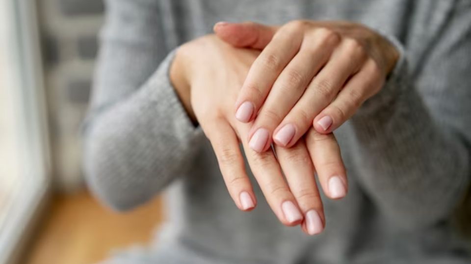 Estos remedios naturales harán una gran diferencia en tus manos y uñas.