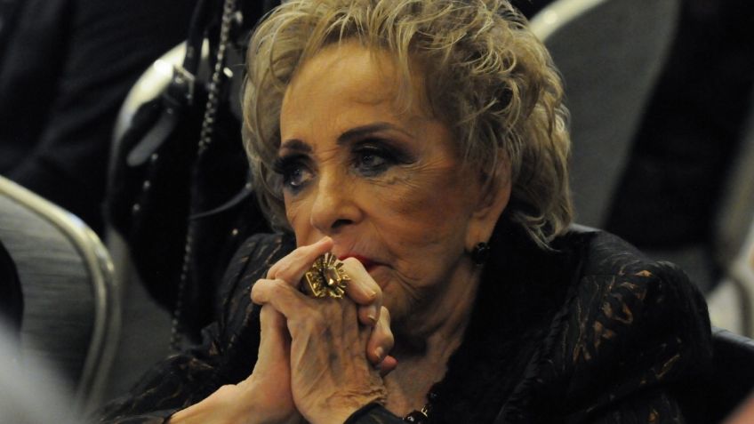 Ausencias, polémicas y reencuentros, todo lo que ha sucedido a una semana de la muerte de Silvia Pinal