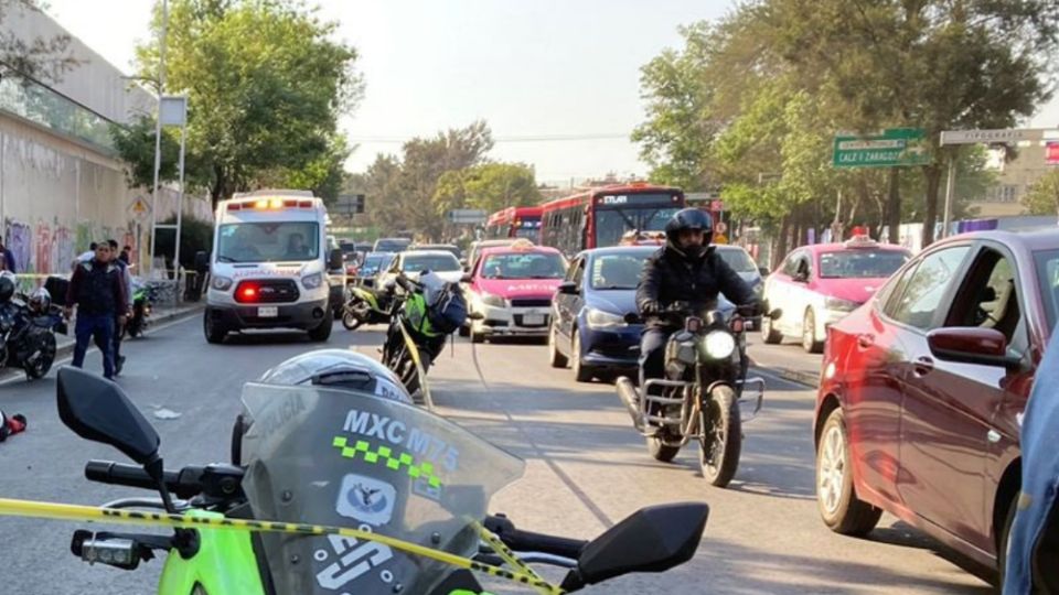 Debido al accidente, el motociclista perdió la vida de manera inmediata.