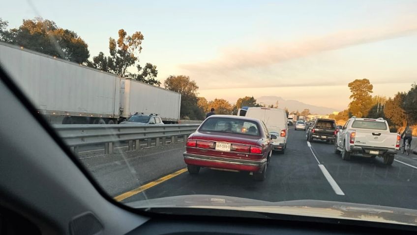 Fuerte accidente deja dos lesionados en la México - Puebla y genera caos vial: rutas alternas