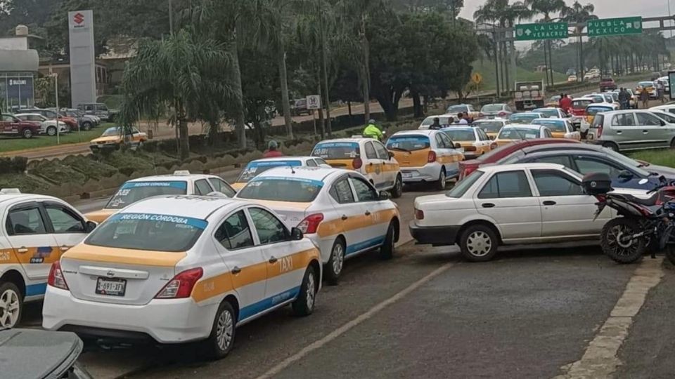 Los ruleteros también cerraron la autopista Orizaba-Nogales