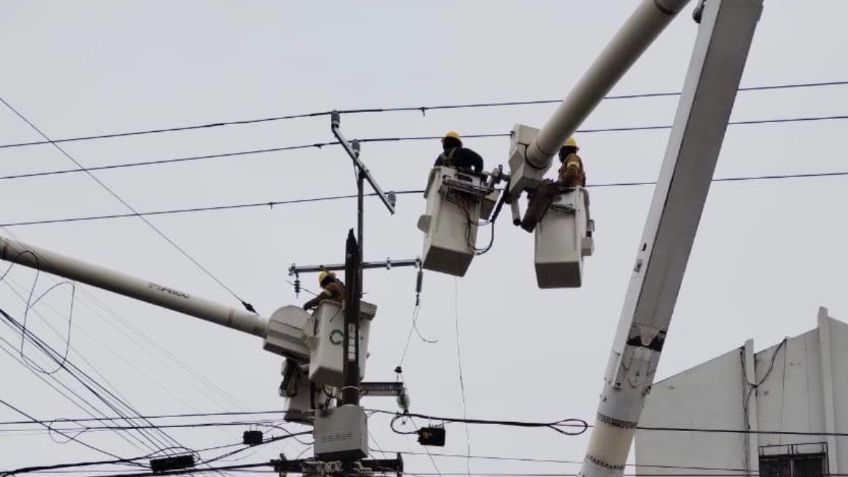 CFE restablece electricidad en Nuevo León tras paso de tormenta invernal