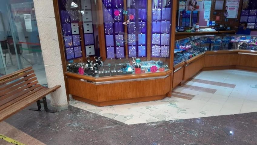 Sujetos asaltan a punta de pistola una joyería en una plaza comercial de Veracruz