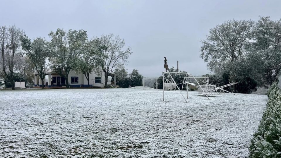 La ciudad se ha cubierto de nieve debido a esta situación