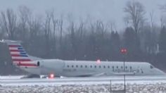 VIDEO: avión se sale de la pista en aeropuerto de Nueva York debido a intensa nevada