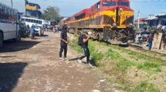 IMÁGENES FUERTES: Un tren embiste a un camión de pasajeros que trató de ganarle el paso en Veracruz