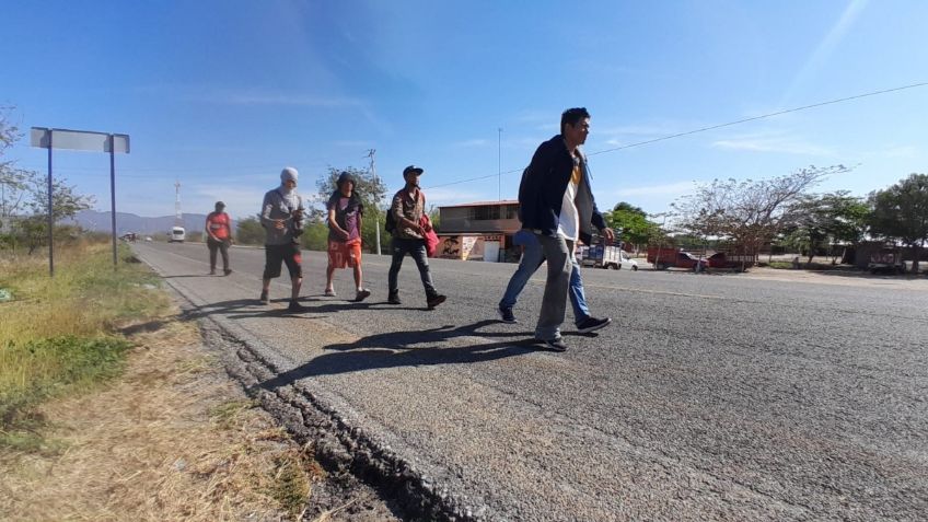 Caravana migrante "Éxodo de la Pobreza" continúa en busca del sueño americano, reanuda caminata a Juchitán