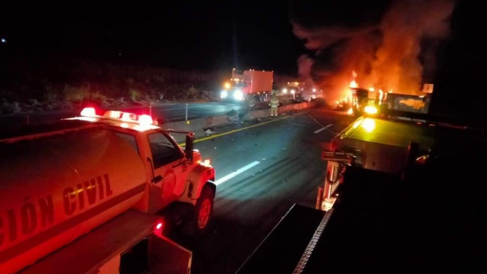 Un trailer se incendia en carretera Guadalajara-Tepic