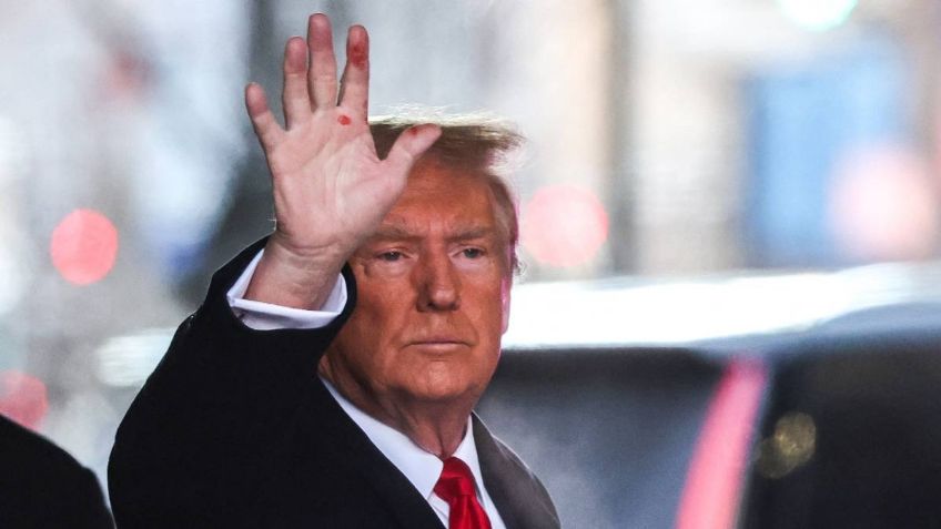 De sarpullido a herpes: la mano de Trump causa revuelo por sus manchas rojas, pero revelan qué son