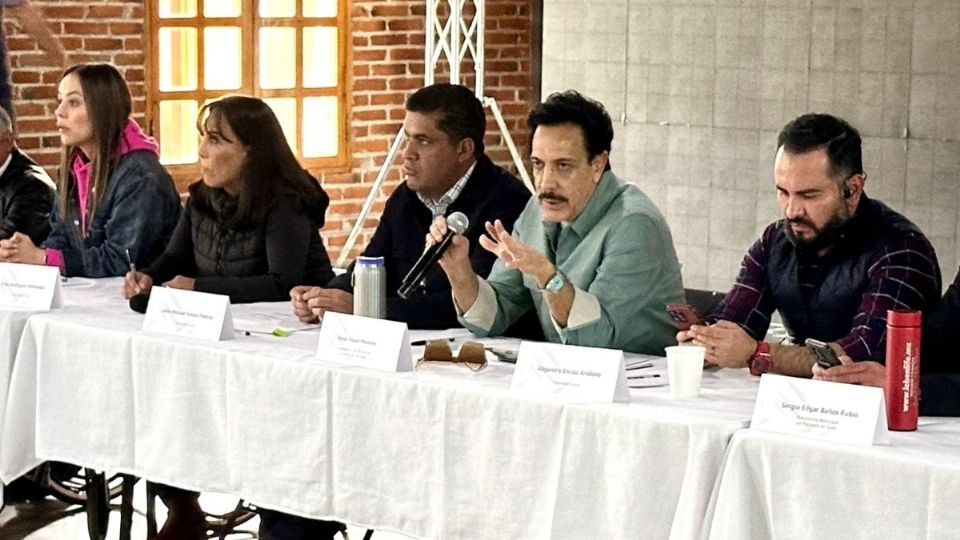 El exgobernador de Hidalgo dijo que también estaba dispuesto a buscar un escaño en el Senado de la República
