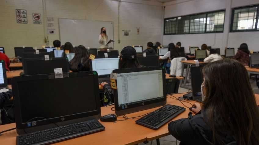 SEP: así puedes estudiar la prepa en línea y obtener un certificado oficial