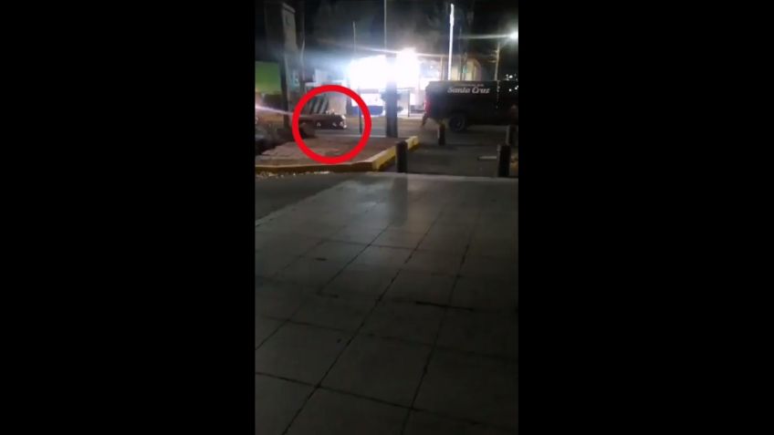 VIDEO: Ataúd cae de una carroza funeraria en Morelia; conductor pide ayuda al percatarse del accidente