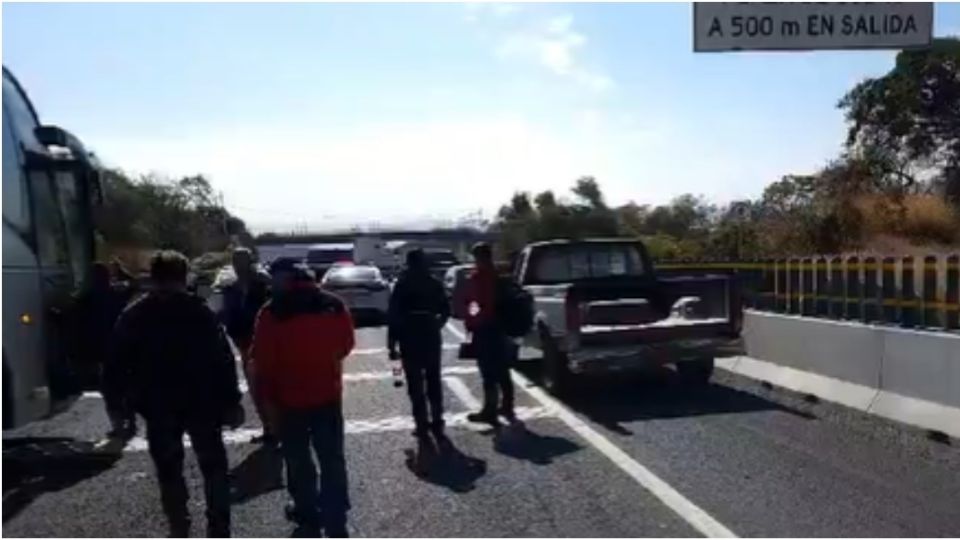 Se pide a la ciudadanía evitar la zona y caer en embotellamientos