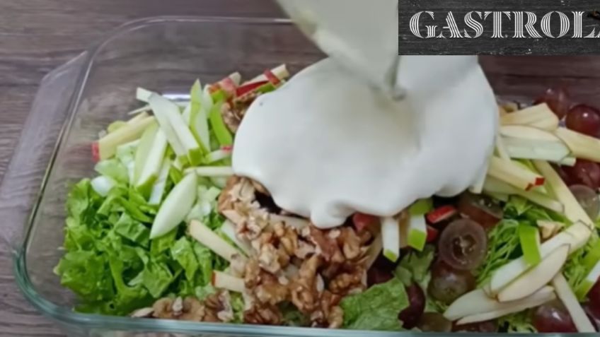 Aprende a preparar esta deliciosa ensalada de uva, apio y yogur griego: ¡perfecta para refrescar tu tarde!