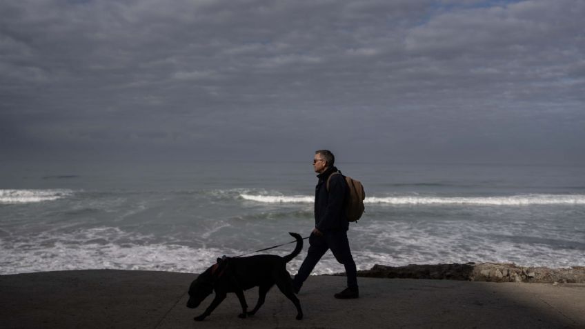 Alerta sanitaria: cierran 8 playas en Baja California por contaminación