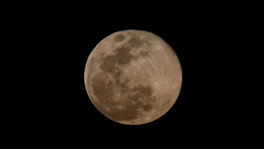 China logra extraer la "cara oculta" de la Luna