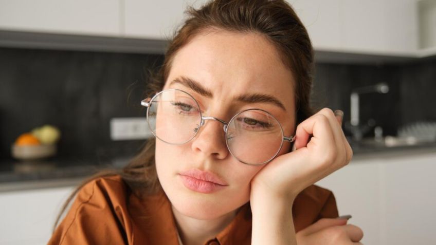 Así puedes usar el bicarbonato para quitar lo opaco de tus lentes viejitos