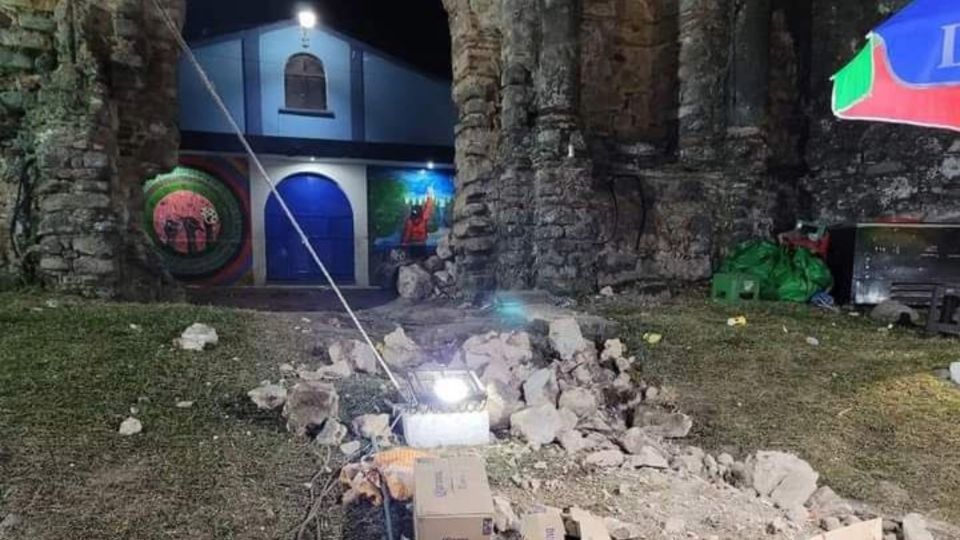 La fachada de la histórica iglesia de Suchitepéquez sufrió daños por el movimiento sísmico.