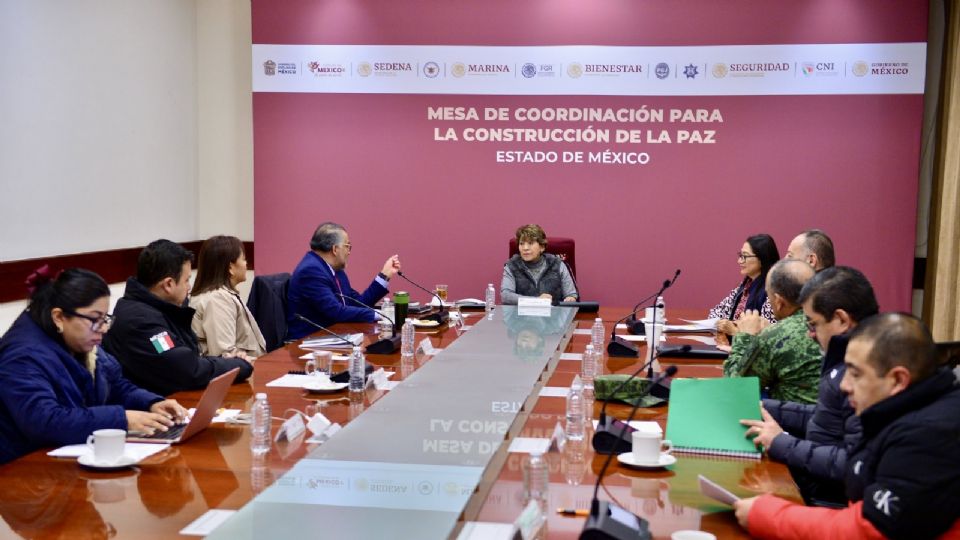 La gobernadora del Estado de México, en una Mesa de Coordinación para la Construcción de la Paz.