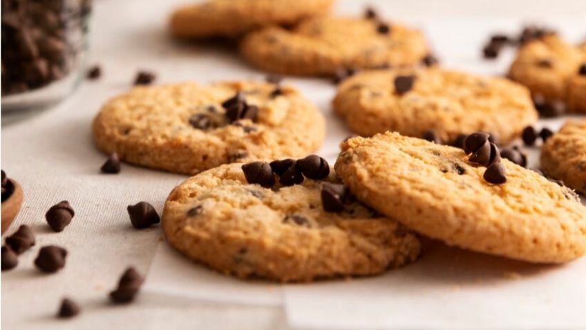 Las galletas de chispas de chocolate en microondas quedarán crujientes y deliciosas