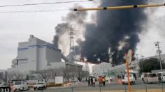 Explota central eléctrica en Japón y ocasiona incendio