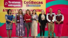 Docentes de secundaria de Colima reciben ColiBecas computadoras