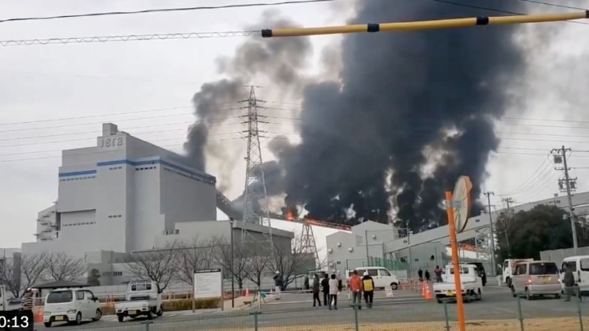 Explota central eléctrica en Japón y ocasiona incendio