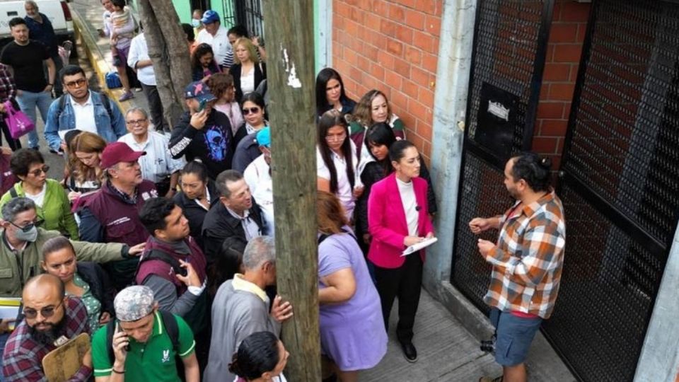 Claudia Sheinbaum en un recorrido como jefa de Gobierno de la CDMX.