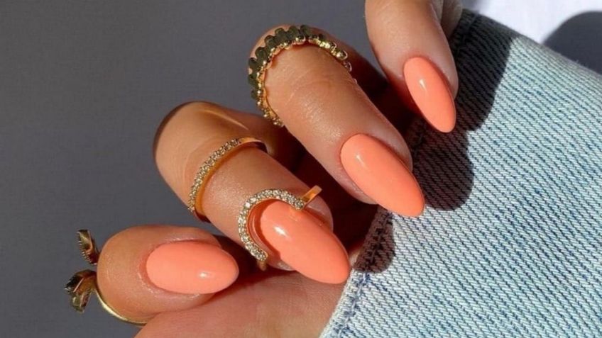 El color del año en tus uñas: 7 ideas para llevar el tono peach fuzz en tu manicura