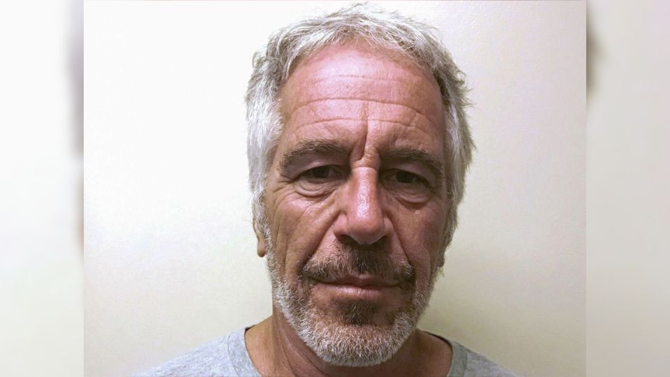 Una jueza ordenó publicar algunos archivos de las investigaciones en contra de Jeffrey Epstein.