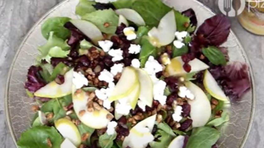 Ensalada de pera, queso de cabra y nuez: una combinación saludable y deliciosa