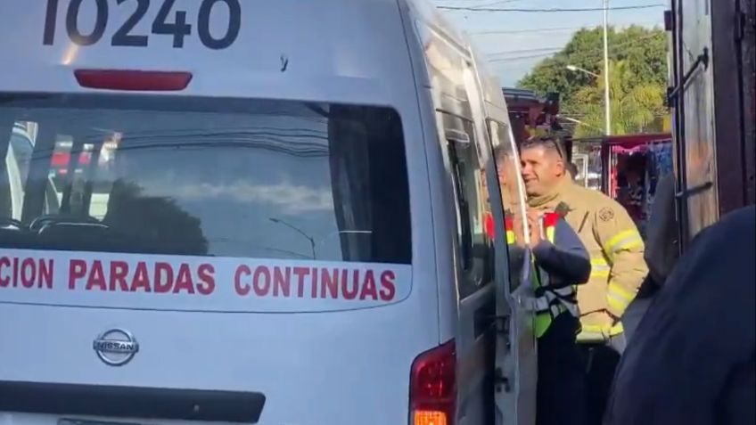 Muere hombre al interior de una combi en Tijuana