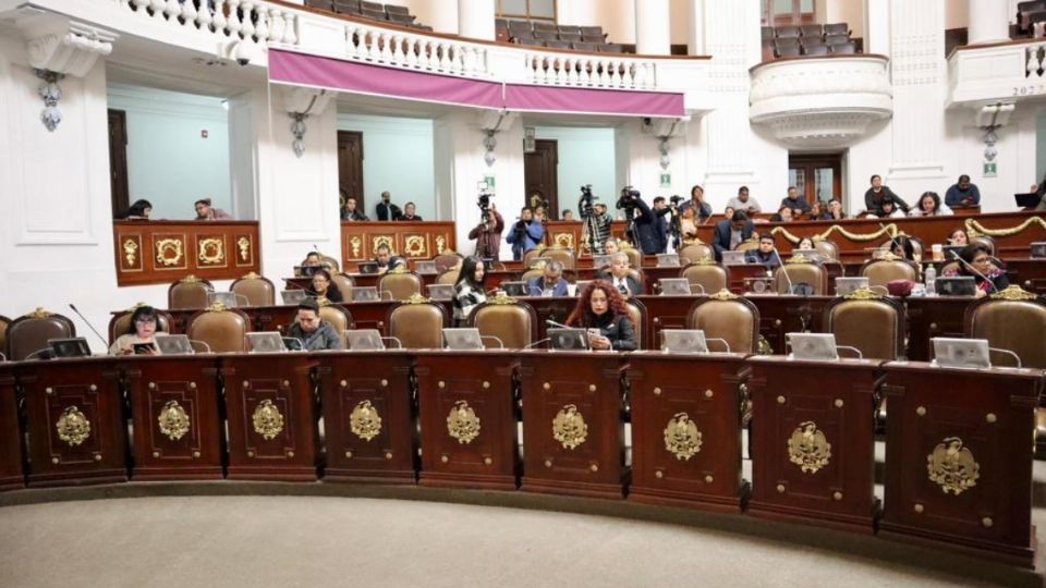 Ante la ausencia del grupo parlamentario del PAN, la votación de la Comisión Permanente quedó con 12 votos a favor