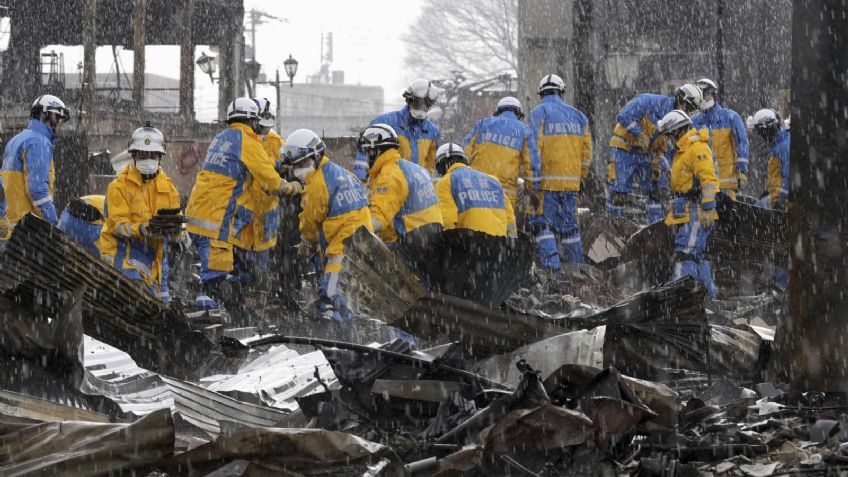 Rescatan a mujer de 90 años luego de 5 días bajo los escombros de Japón y lo llaman un milagro