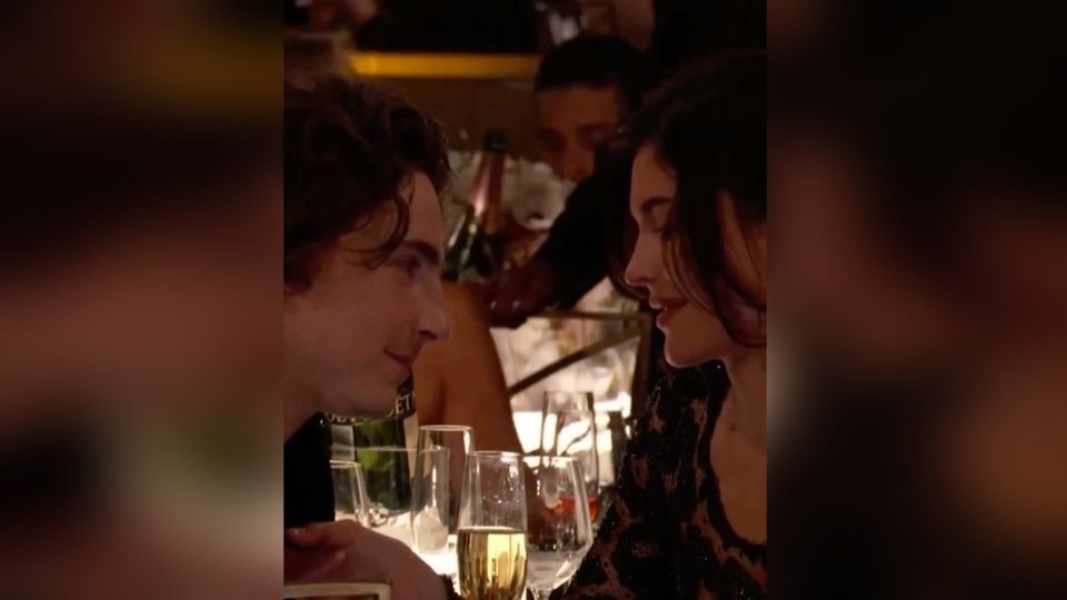 Timothée Chalamet y Kylie Jenner protagonizan tierno beso en los Golden Globes 2024