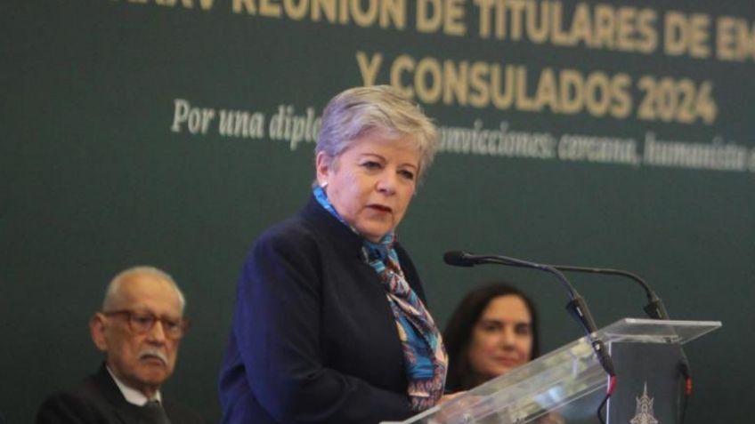 Alicia Bárcena llama a embajadores y cónsules a contrarrestar la "narrativa electorera" con evidencia y realidad