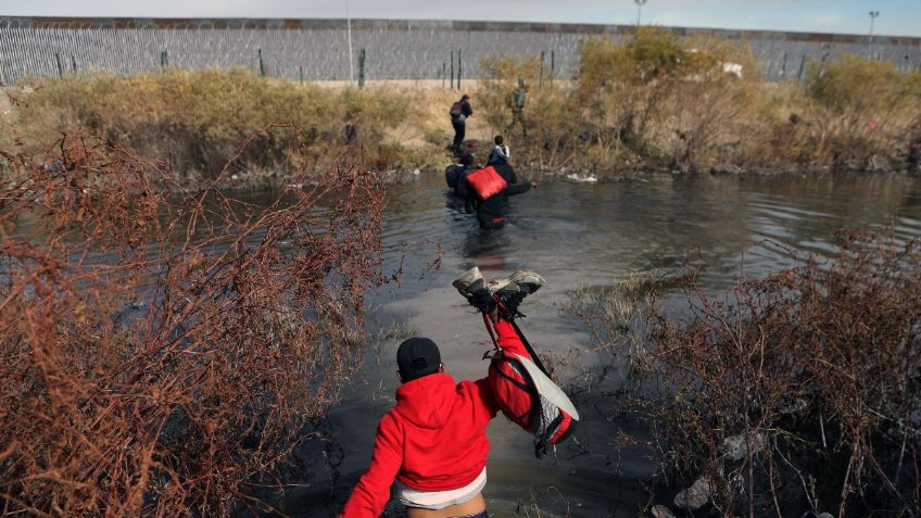 Cae la llegada de migrantes a EU después de que México aumentara detenciones