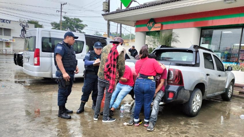 Se intoxican 21 personas por comer enchiladas en la calle