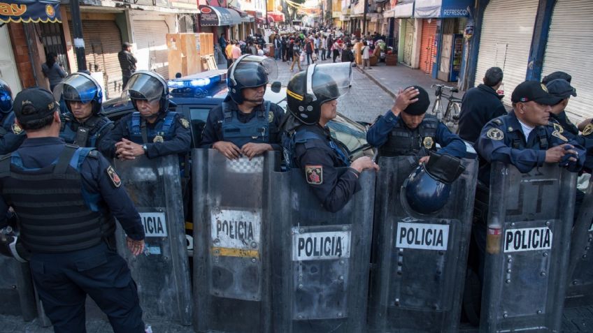 Comerciantes bloquean Circunvalación tras desalojo de local en la Merced