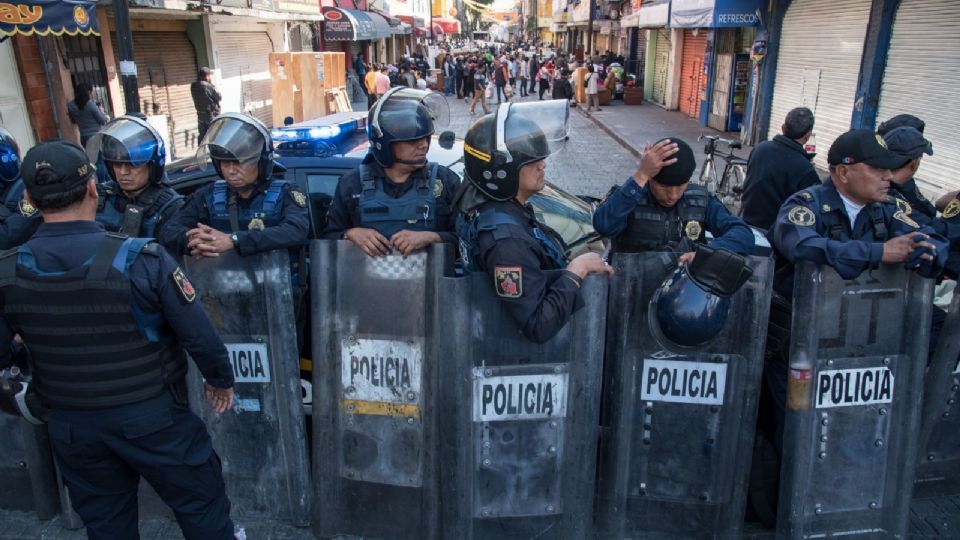 Policías acuden a La Merced ante presencia de protestantes