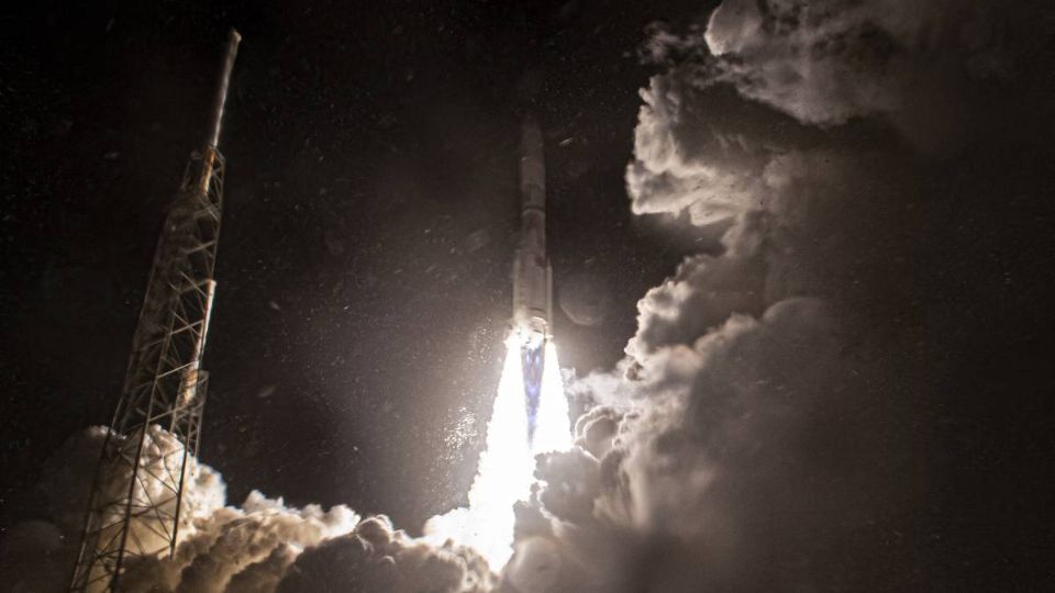 La NASA postergó el viaje de astronautas a la Luna.