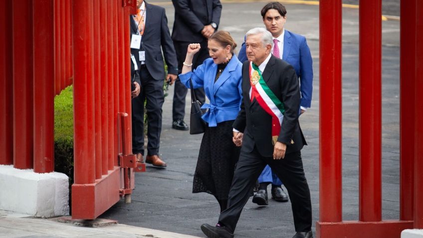 AMLO llega a San Lázaro para entregar la banda presidencial