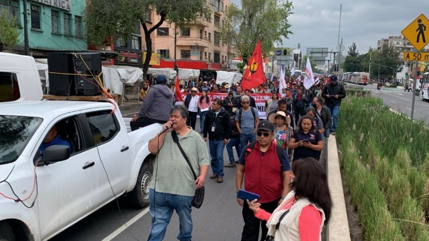 CNTE marcha para exigir soluciones a la presidenta entrante, Claudia Sheinbaum