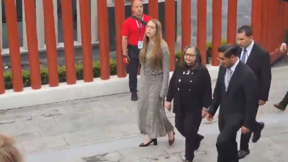 La presidenta de la Suprema Corte de Justicia de la Nación (SCJN) y del Consejo de la Judicatura Federal, Norma Piña arriba a San Lázaro